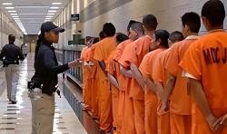 监狱罪犯爆料案例视频